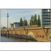 S-Bahn Jannowitzbruecke Spree 2016-09-25 02.jpg